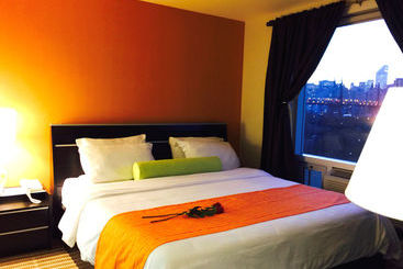 هتل Howard Johnson By Wyndham Long Island City