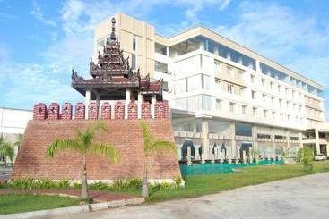 فندق Man Myanmar