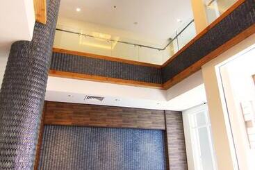 בית מלון כפרי Putatan Platinum