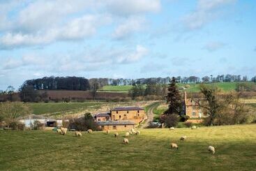 ホテル The Granary At Fawsley