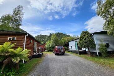 بيت ريفى Queenstown Copper Country Cabins