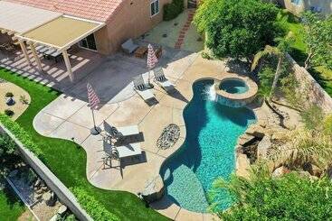 茅舍 Dahlia By Avantstay Gorgeous Home W/ Luxury Pool, Foosball & Table Tennis!