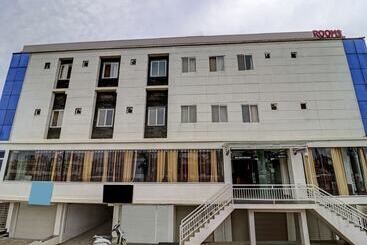 هتل Treebo Benaka Residency