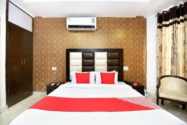 هتل Oyo Rooms Patiala Road Zirakpur