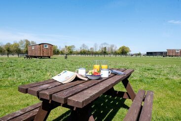 별장 Honeysuckle Farm Hut 7   Suffolk Farm Holidays