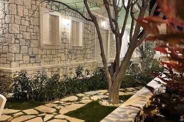 هتل آپارتمان Cigdem Inn Sigacik