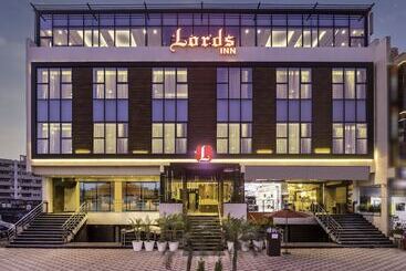 호텔 Lords Inn Chandigarh Zirakpur