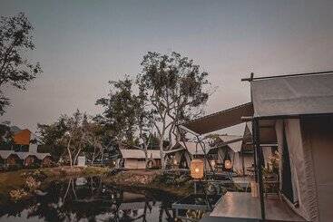 هتل The Tree Riverside Kaeng Krachan