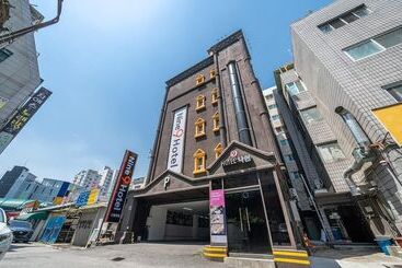 Uiwang Hotel Nine