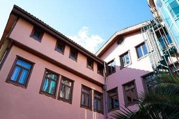 تختخواب و صبحانه Atlas Otel