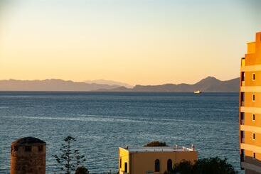 هتل Stay  Rhodes