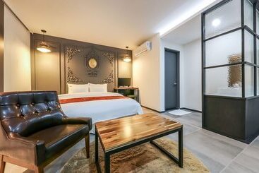 汽车旅馆 Chungju Lie