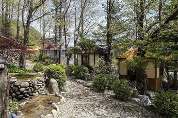 汽车旅馆  Taebaek Woojin