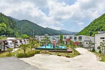 Пансион Muju The Haru Pool Villa