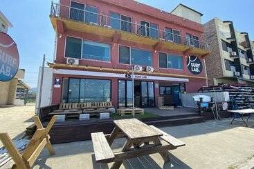 פנסיון Yangyang Surf Lab
