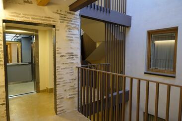 هتل آپارتمان Silken Casa Platerias Siglo Xv