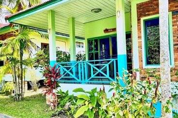 茅舍 Swiss Chalet Garden Pool Resort