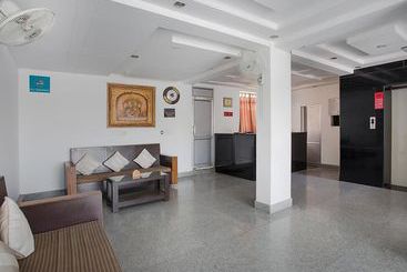 هتل Oyo Premium Jaipur Airport