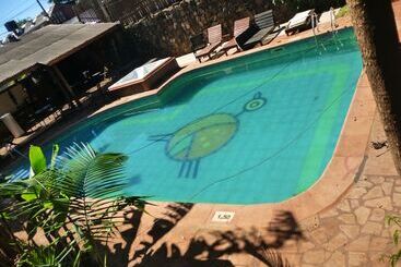 هتل Passaros Suite