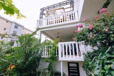 هتل Villa Mirenza