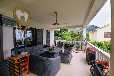 هتل Villa Mirenza