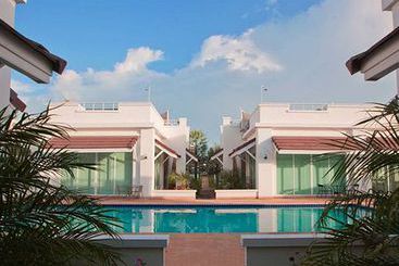 Pineapple Hills Resort