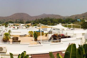 Pineapple Hills Resort