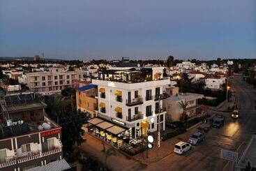 هتل Limon Inn