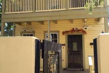 住宿加早餐  Agustin Inn