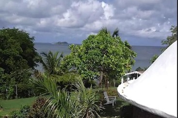 קוטג'' Bogles Round House