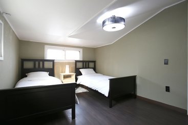 Dreamers Guesthouse  Hostel
