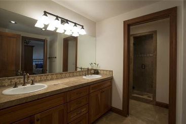 هتل Sundance Grand Overlook By Telluride Resort Lodging