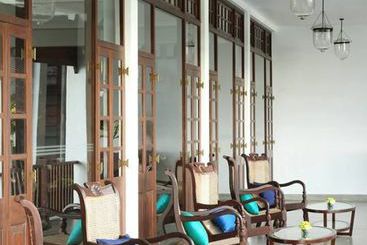 בית מלון כפרי Villa Republic Galle  Entire Villa