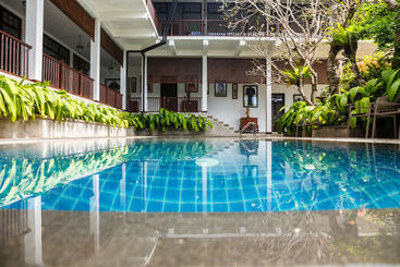 בית מלון כפרי Villa Republic Galle  Entire Villa