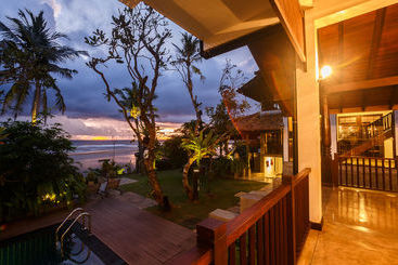 בית מלון כפרי Villa Republic Galle  Entire Villa