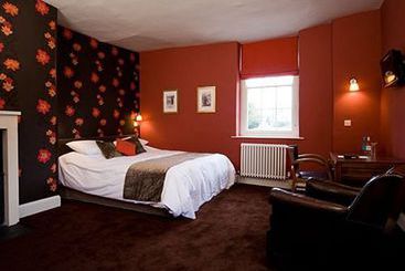 هتل The Castle Inn
