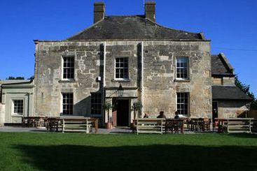هتل The Castle Inn