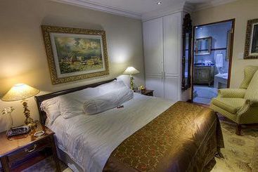 هتل The Oasis Boutique  & Residency
