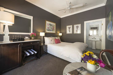 تختخواب و صبحانه Abelia House