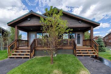 بيت ريفى Explorer Cabins At Yellowstone
