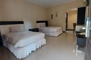 هتل Amazing Beach Resort Palu