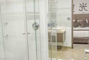 هتل Apartamentos Regency La Feria