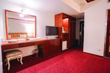 Mou Hotel Luchuan