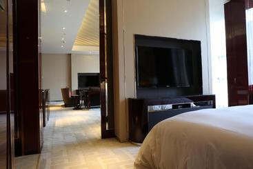 هتل Palace Garden  And Resorts