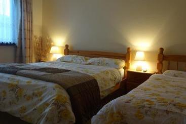 تختخواب و صبحانه Currane Lodge Bed&Breakfast