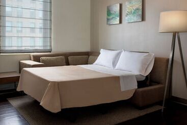 Отель Element Boston Seaport District