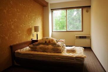 בית מלון כפרי K S House Hokkaido  Asahidake Onsen Hostel