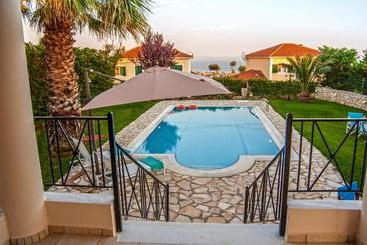 هتل Kefalonia Houses