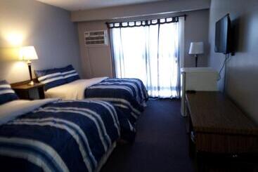 一軒屋 Tobermory Inn & Suites