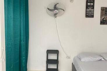 تختخواب و صبحانه Aurelia Compartida Hospedaje